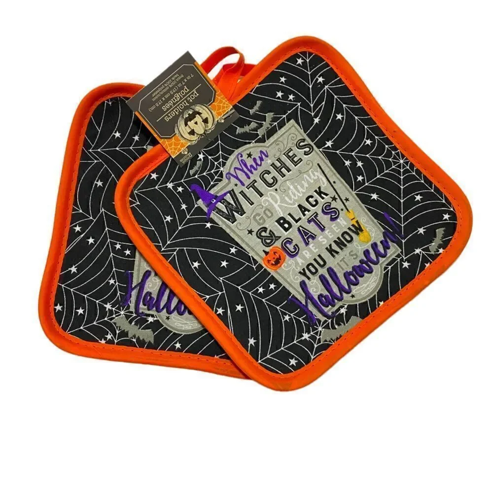 NWT 4 Piece Halloween Kitchen Set Spider Web Pot Holders Oven Mitts
